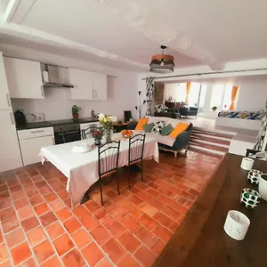 Appartement Bel Avec Patio En Cœur De, Hyères
